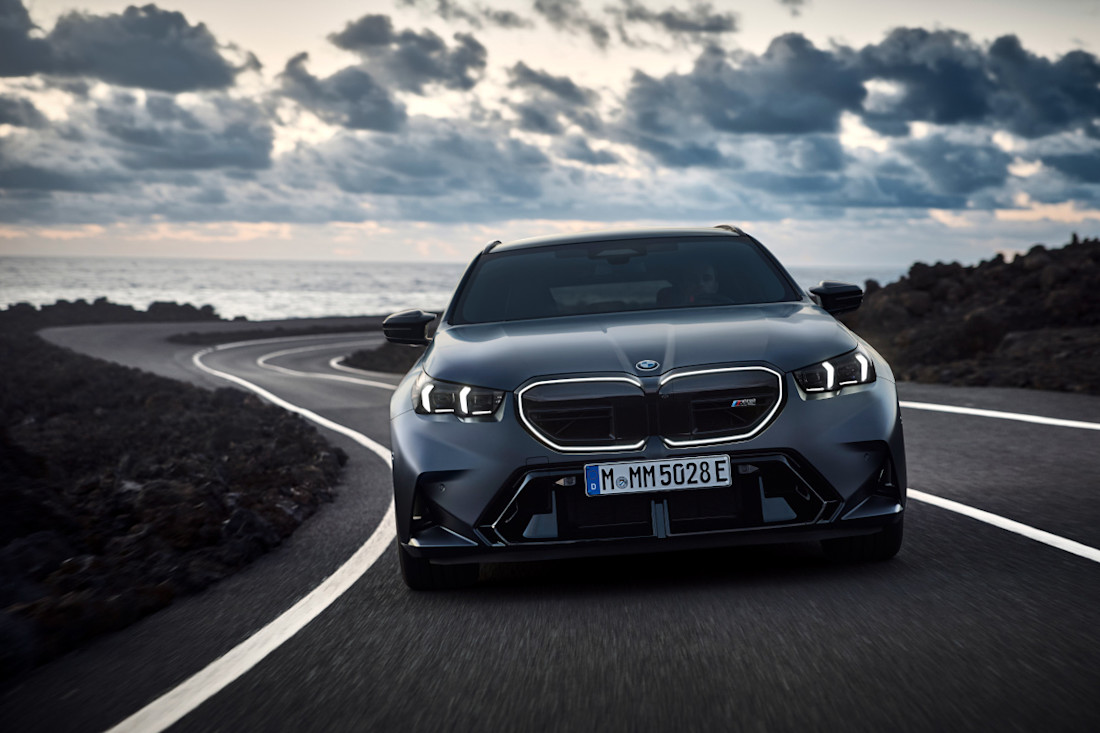 BMW-M5-TOURING-2024 (4).jpg