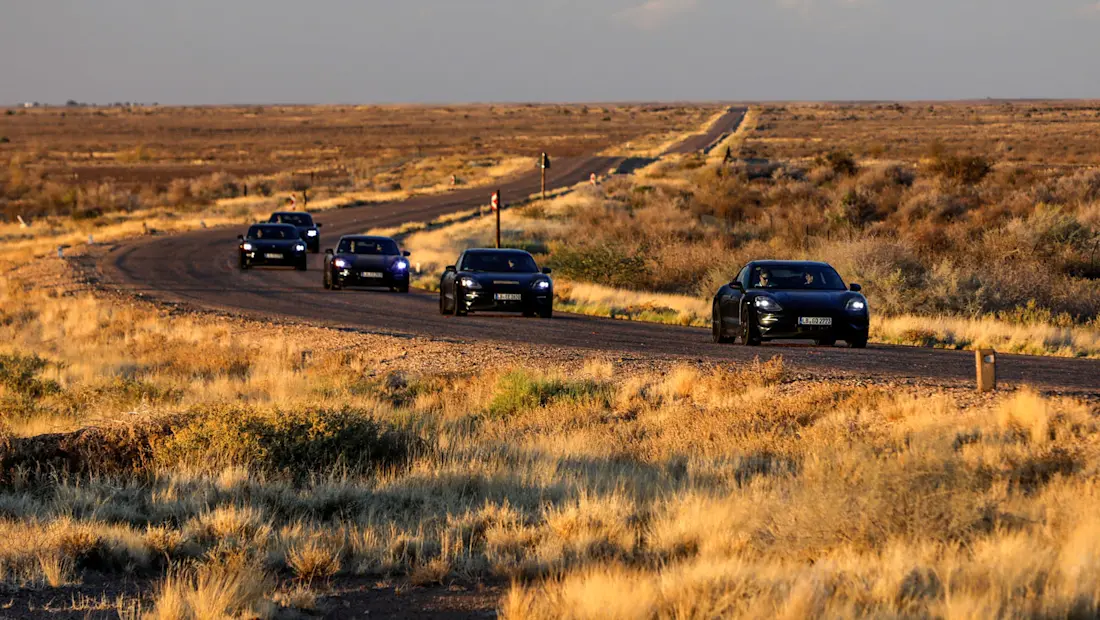 Porsche-Taycan-Drive Porsche-Taycan-Drive