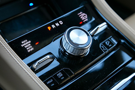 Editorial 2022 jeep grand cherokee summit reserve 25 jw