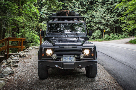 Editorial 2000 land rover defender 110 bm 03