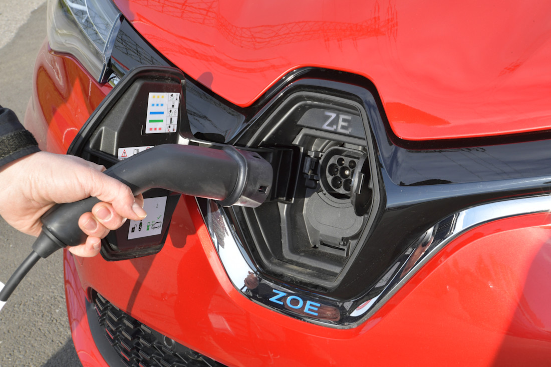 test-renault-zoe-fiat-500e-2-07676a-dc39e4-3838e4-2-d667b0-1
