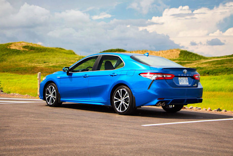 Editorial 2018 toyota camry se hybrid 05 ew