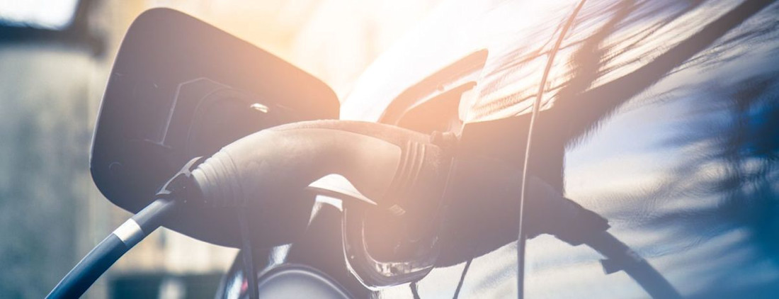 Hoeveel CO₂ stoot een elektrische auto uit?