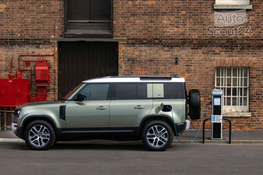 2021-Land-Rover-Defender-63.jpg
