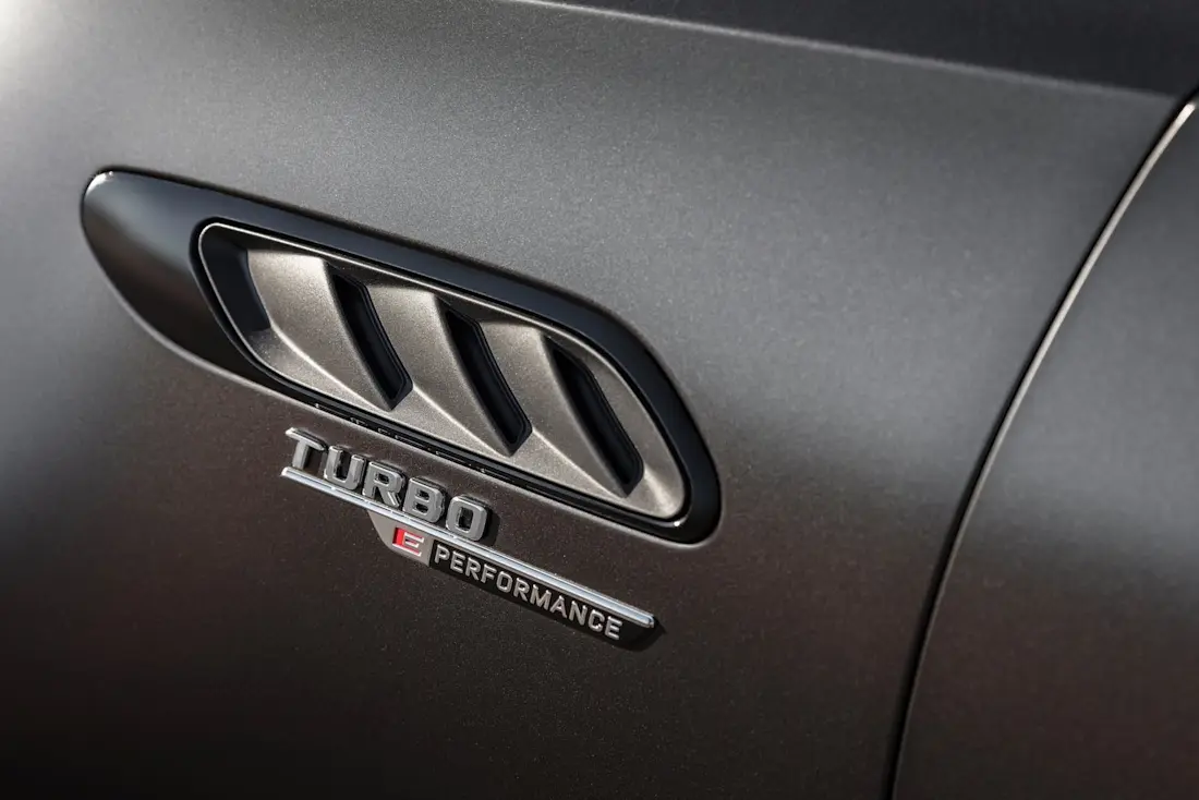 Mercedes-C63-AMG-Badge Mercedes-C63-AMG-Badge