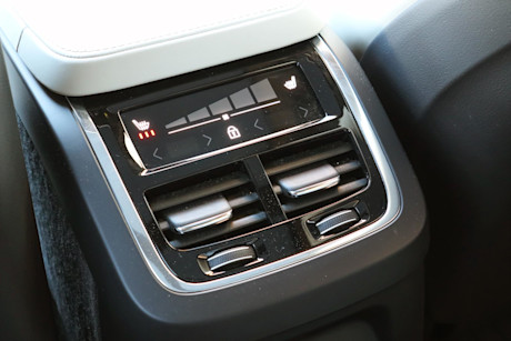 Editorial 2020 volvo xc90 t8 r design 27 jm