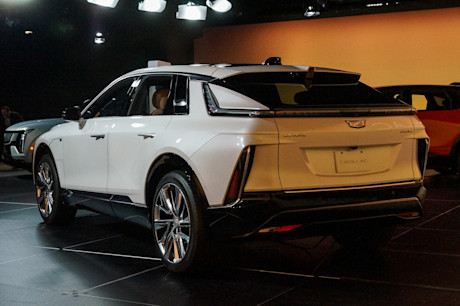Editorial 2025 cadillac lyriq preview jv 241003 3