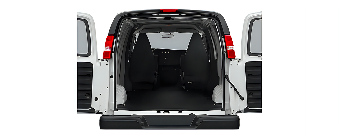 GMC Savana Cargo Van 2022 32