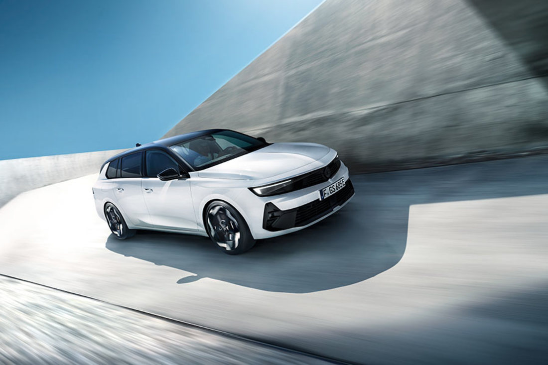 Opel-Astra-GSe-phev-225-autocasion (5).jpg