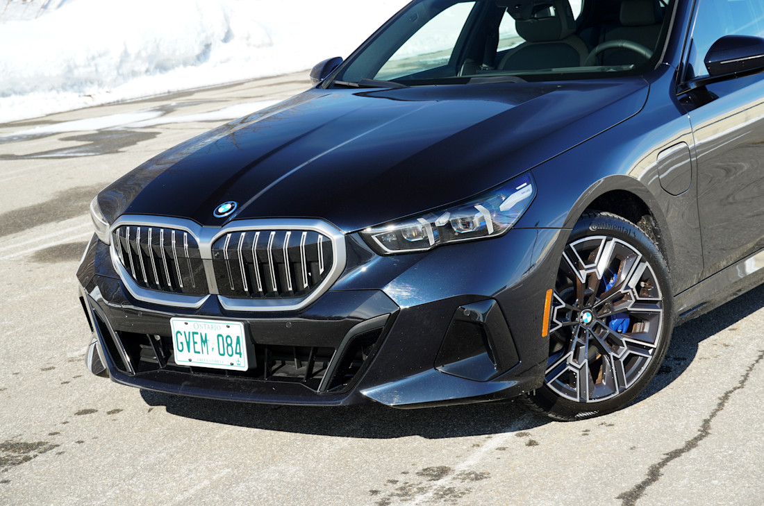 BMW 550e xDrive 2025 : essai routier Image