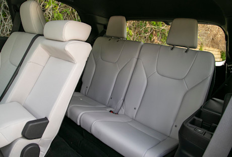 Editorial 2024 lexus tx 550h fd 231011 08 jw