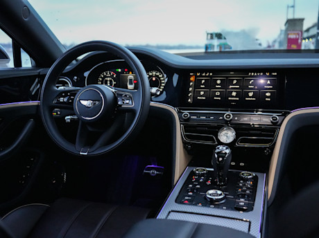 Bentley Flying Spur Mulliner_Cockpit