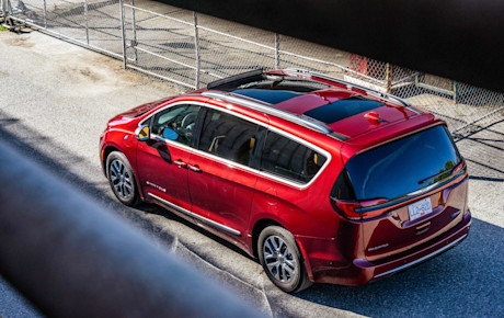 Editorial 2021 chrysler pacifica hybrid pinnacle 05 bm