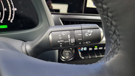 Lexus UX 300h 2025 : essai routier Image