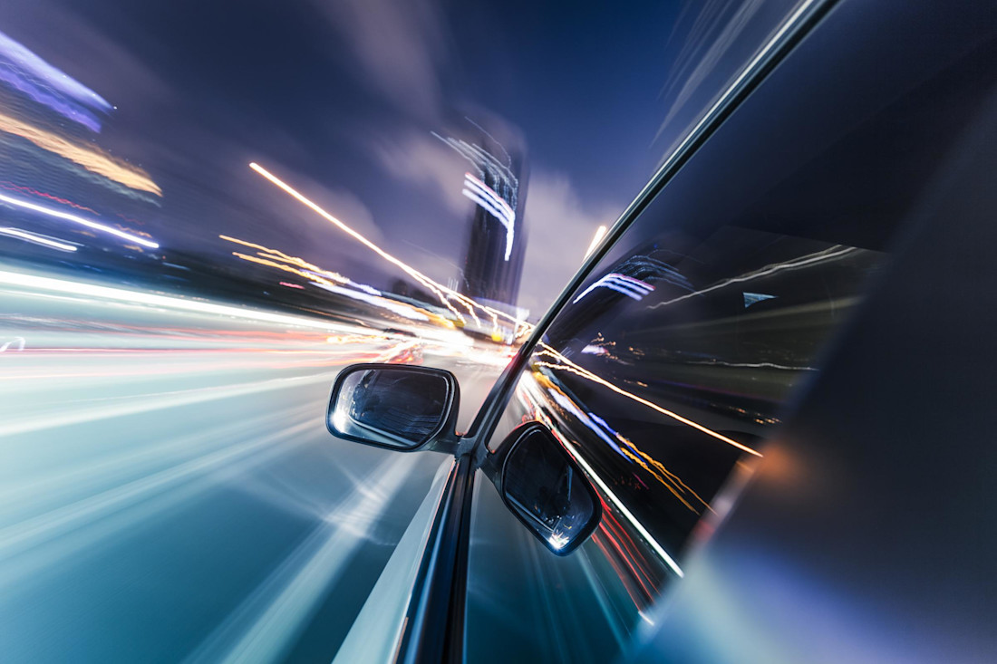 AutoScout24-Umfrage: Dunkelheit verunsichert AutofahrerInnen