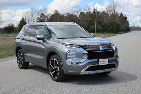 Editorial 2024 mitsubishi outlander phev gt premium 16