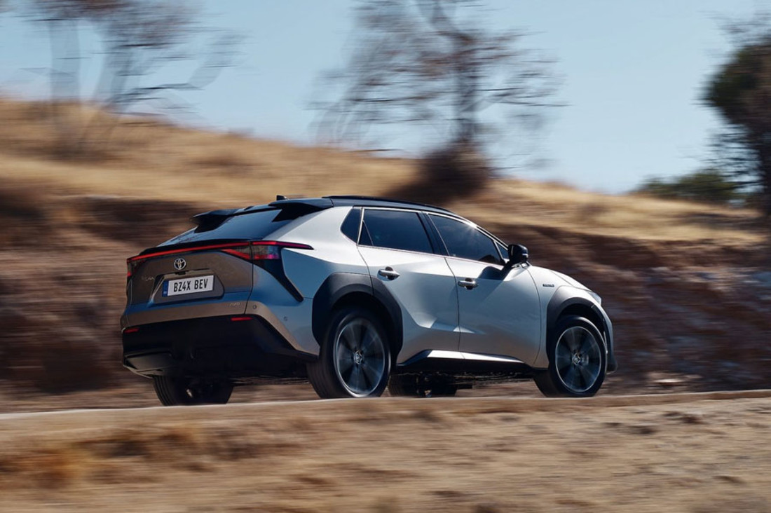 Toyota-bZ4X-2023-1600-08.jpg