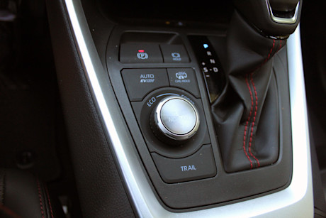 Editorial 2022 toyota rav4 prime xse awd 16 pb
