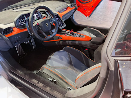 Editorial 2024 lamborghini revuelto 08 pg