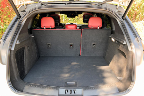 Editorial 2024 lincoln corsair grand touring awd td 240126 20 sha