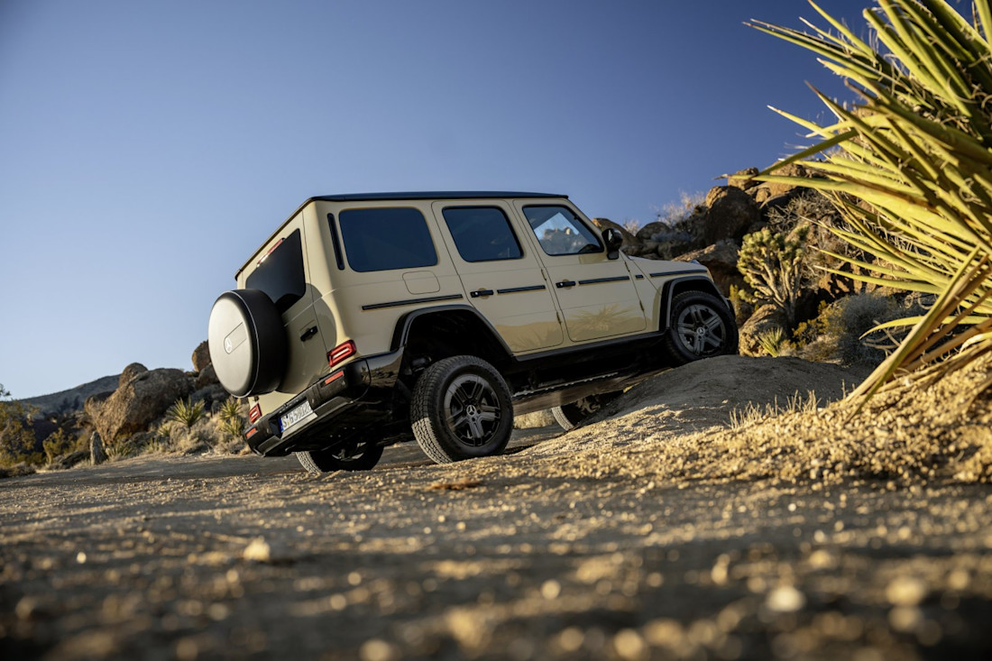 nieuwe-elektrische-mercedes-g-klasse-nijlpaard-dat-pirouetjes-kan-draaien-2024-12.jpg