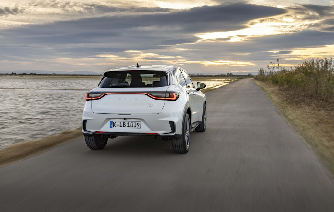 LEXUS_LBX_Relax_sonic_quartz_dynamic_026