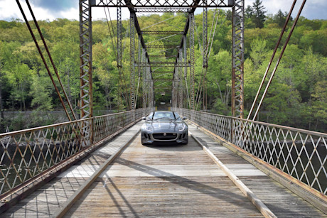 Editorial 2016 jaguar f type s coupe jp 02