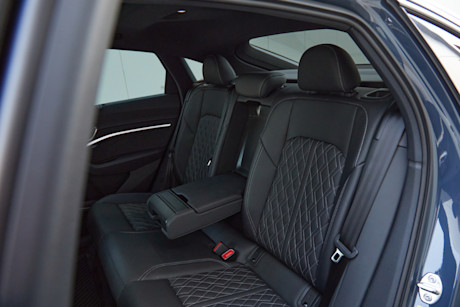 Editorial 22b audi sq8 sportback e tron