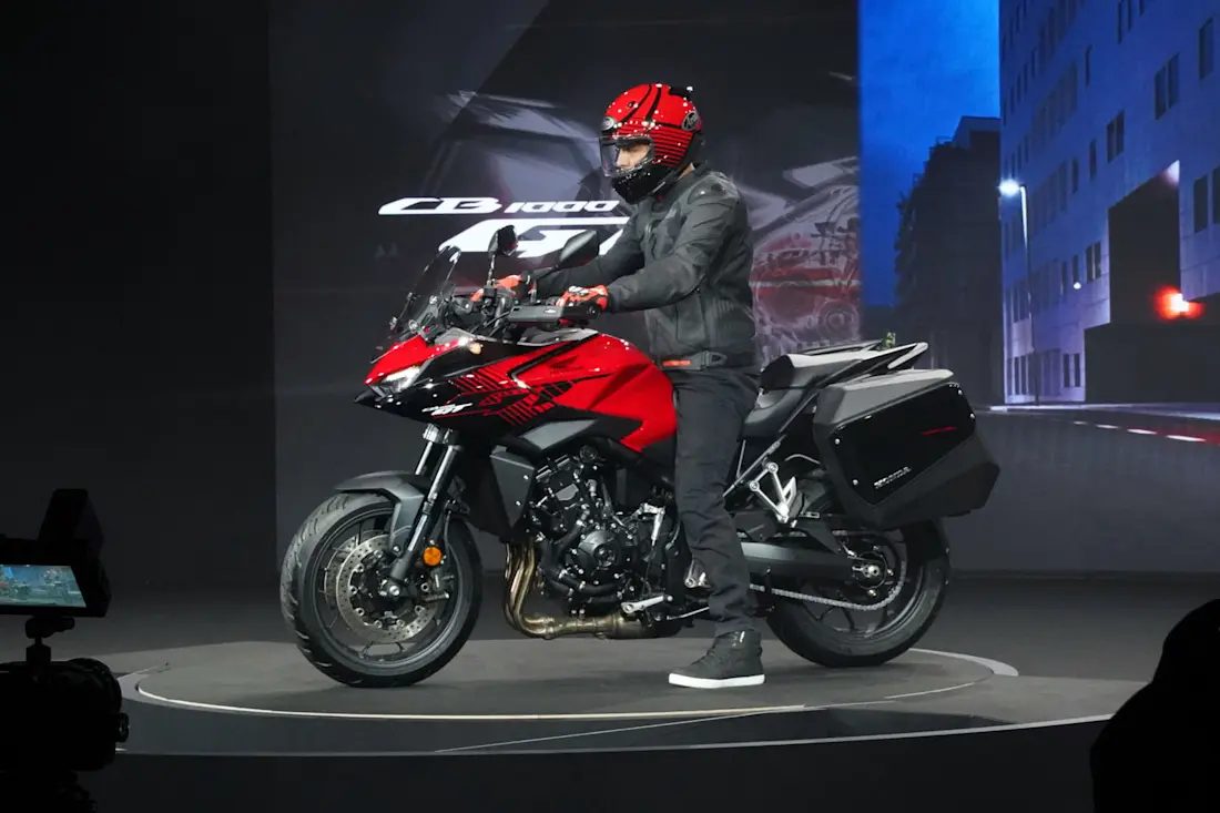 5 eicma-2025 honda-cb1000gt
