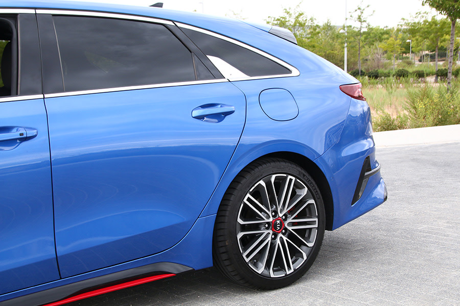 kia-proceed-gt (26).JPG