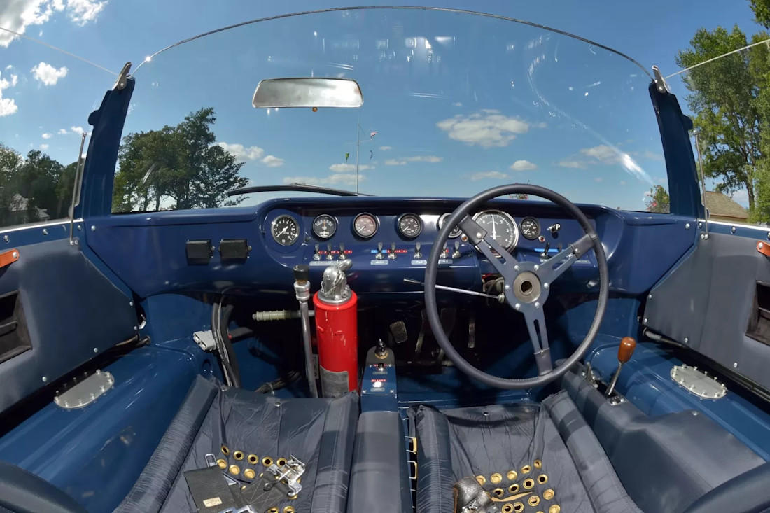 Ford-GT40-Roadster-Prototype-1965 (2).jpg