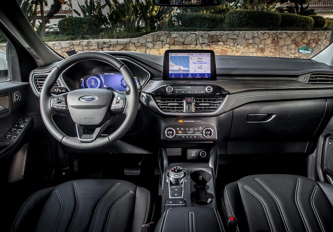 ford-kuga-hybrid-interior