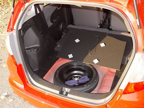 Editorial 2009 honda fit lx gw 012 3483