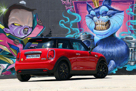 mini-cooper-se-01