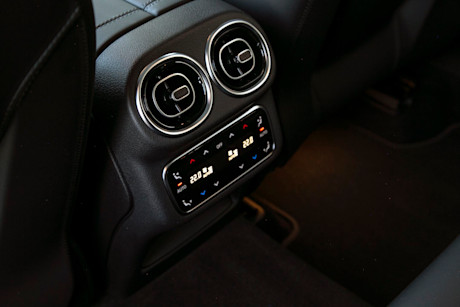 Editorial 2025 mercedes amg glc 63 s fd 231016 31 jw