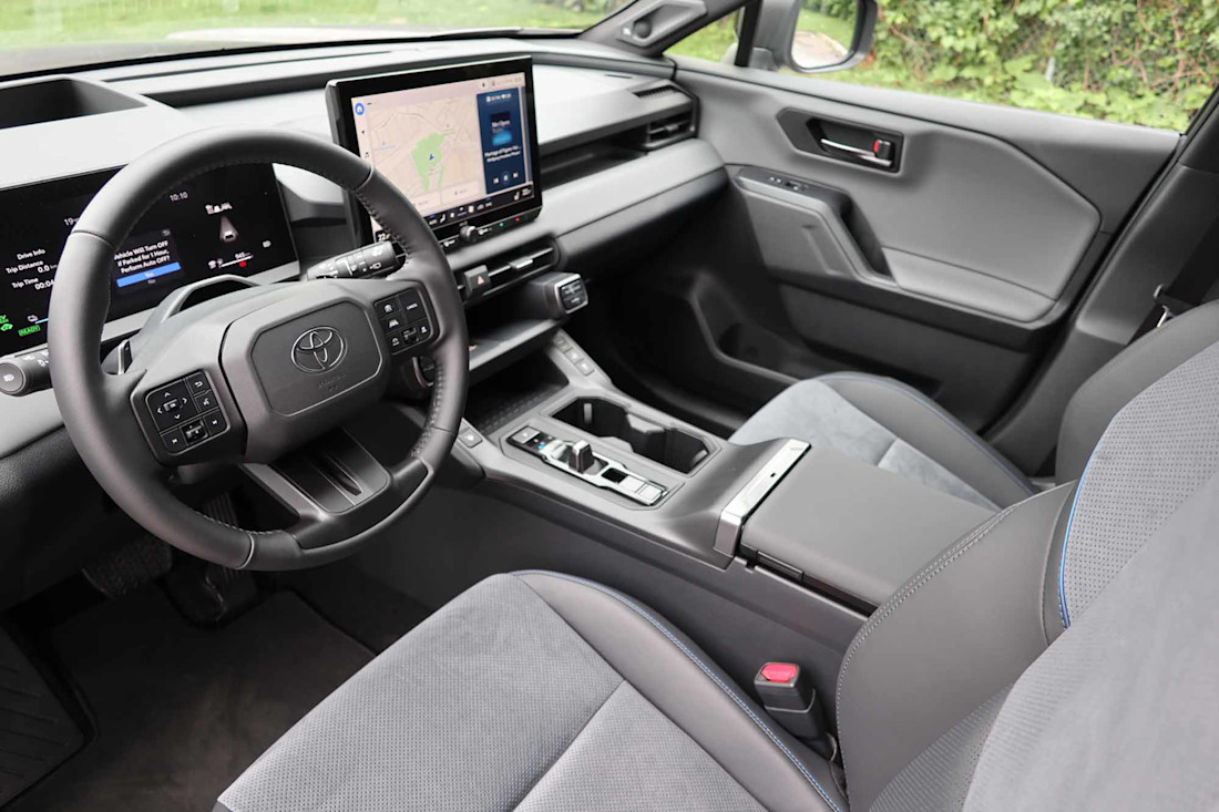2026 Toyota RAV4 PHEV - TD - JM - 260720 - 12.jpg