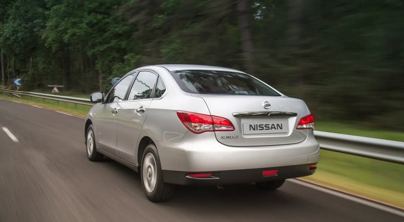 nissan-almera-back