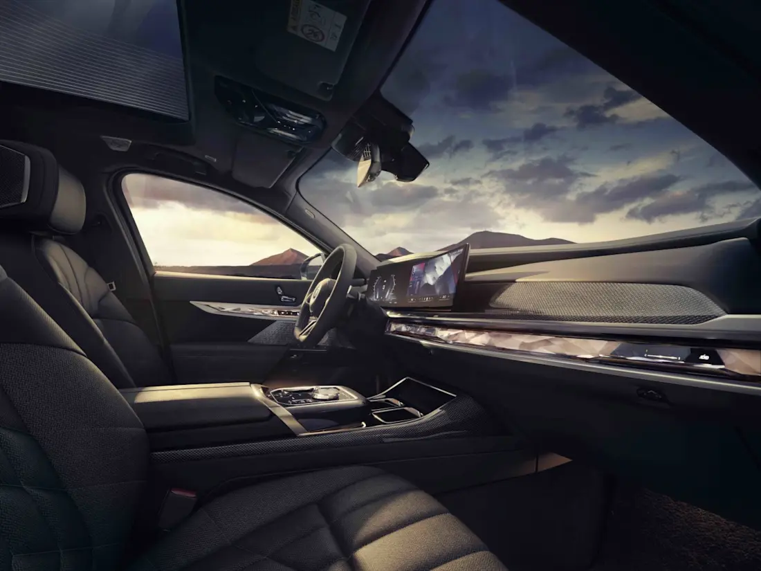 bmw-i7-m70-xdrive-2023-2