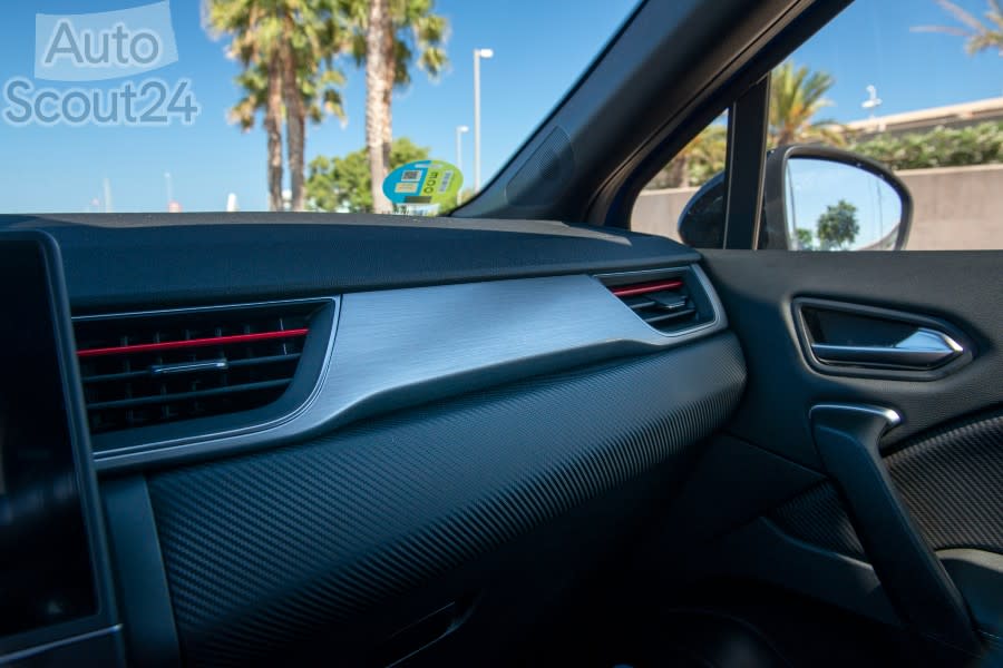 RENAULT_CAPTUR_e-TECH_HYBRID_021 (1).jpg