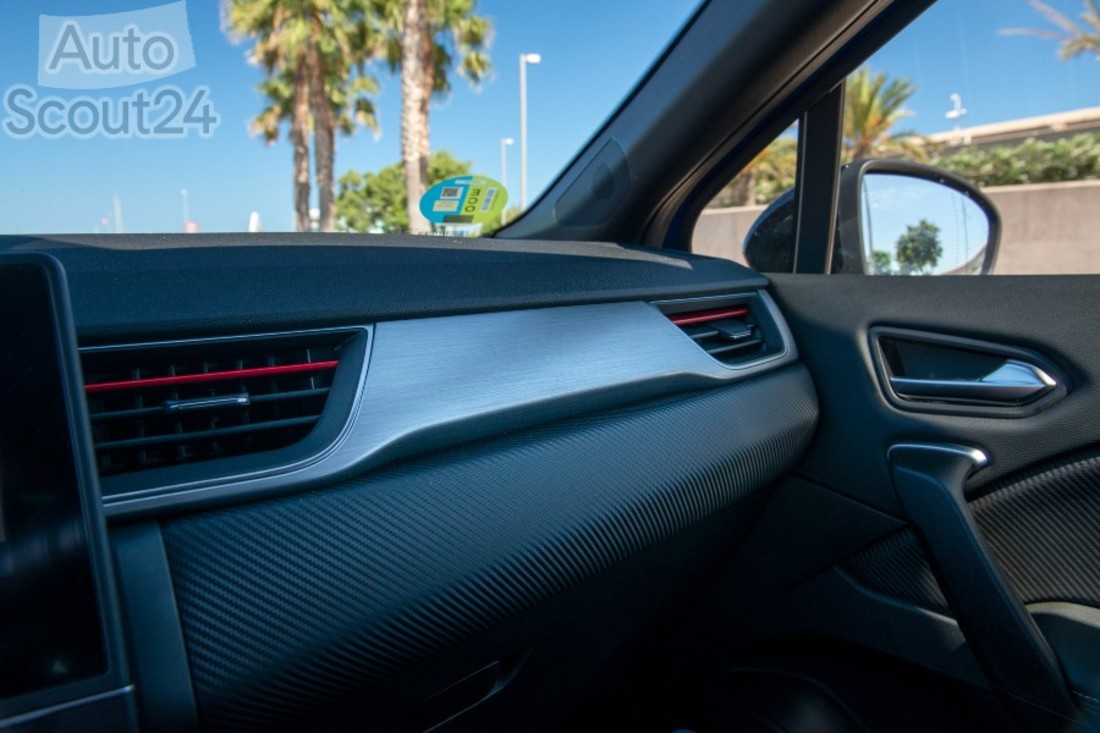 RENAULT_CAPTUR_e-TECH_HYBRID_021 (1).jpg