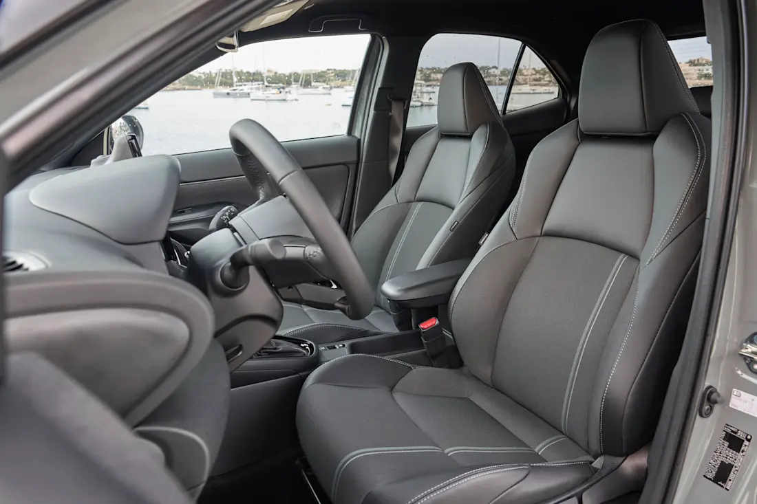 2024 Yaris Cross Urban Khaki DPL Interior 15