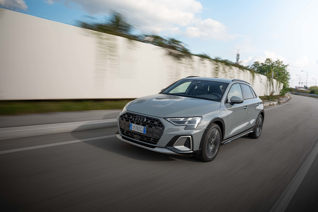 Prova Audi A3 allstreet: fa il verso ai SUV e il plug-in fa 140 km in elettrico