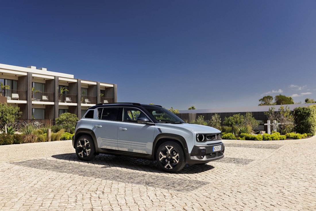 Renault-4-e-tech-2025 (23).jpg