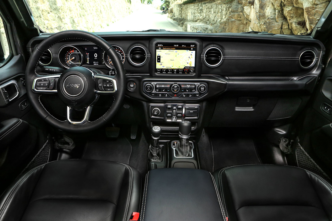 180703_Jeep_Interiors-close_up_13.jpg