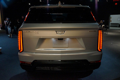 Editorial 2025 cadillac escalade iq preview jv 241003 1