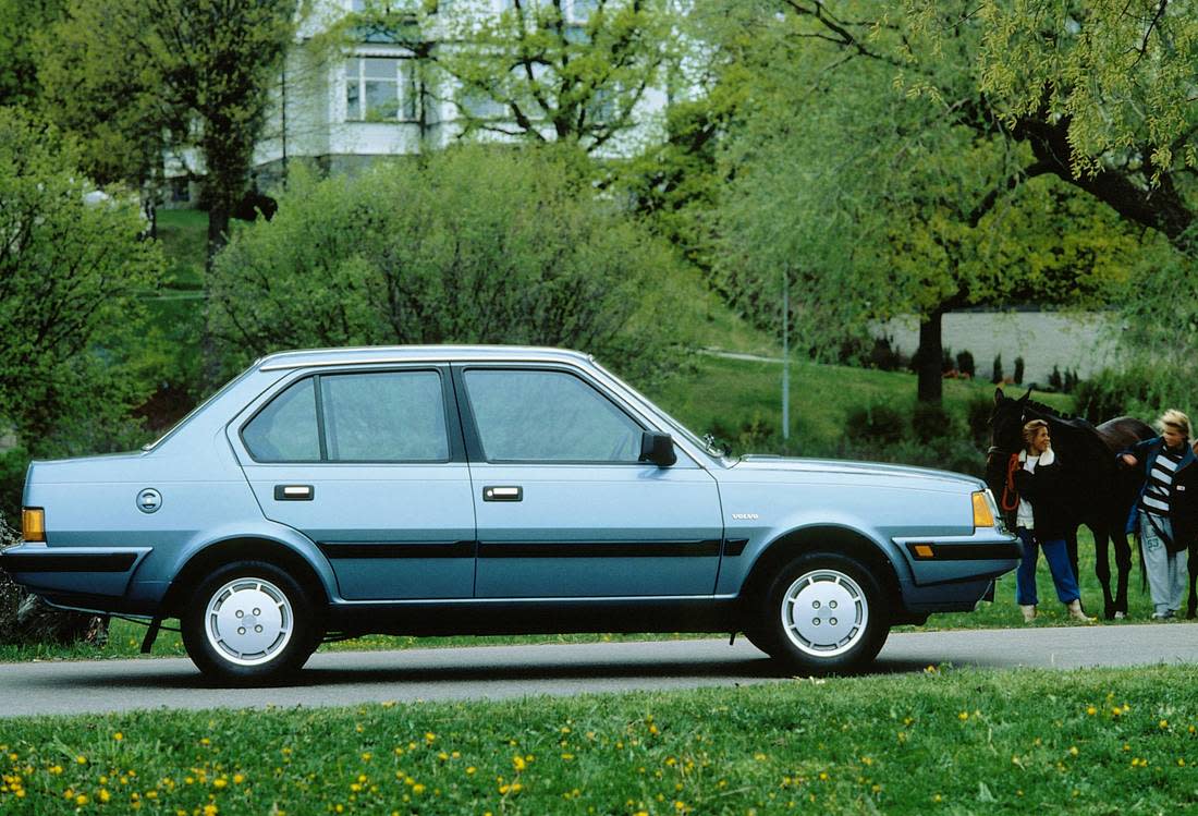 1yVoViQtRbnAvBNAYNcagD-f1a7a082a79a0d222b88a60b270d46ad-volvo-360-side-1100