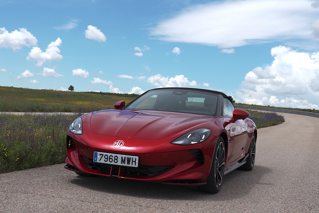 MG-Cyberster-2025 (14)