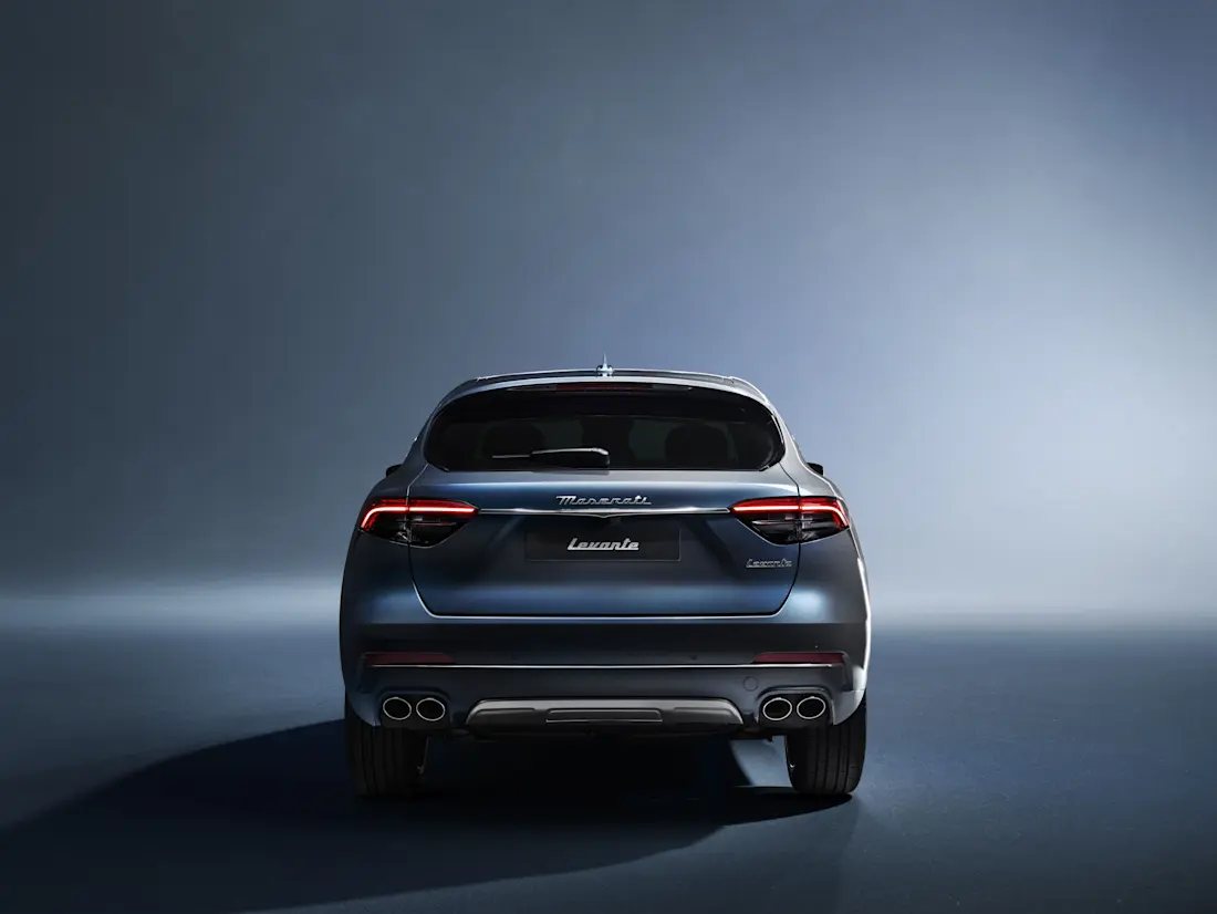 Medium-17932-MaseratiLevanteHybrid