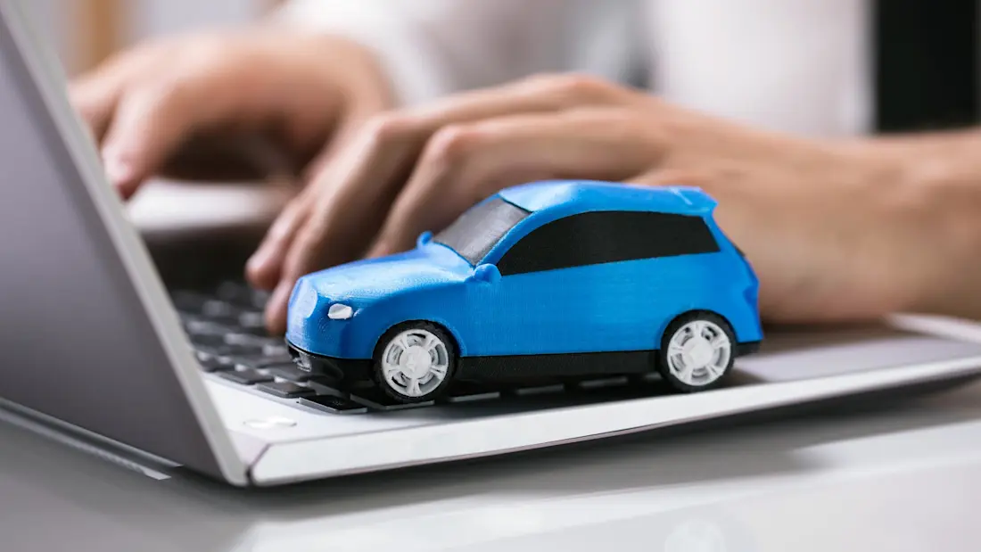Editorial car on laptop computer gettyimages 978525302 andreypopov