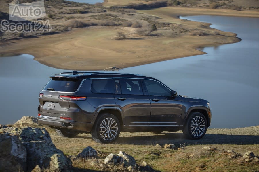 JeepGrandCherokeeLSummitReserve_2 (2).jpg